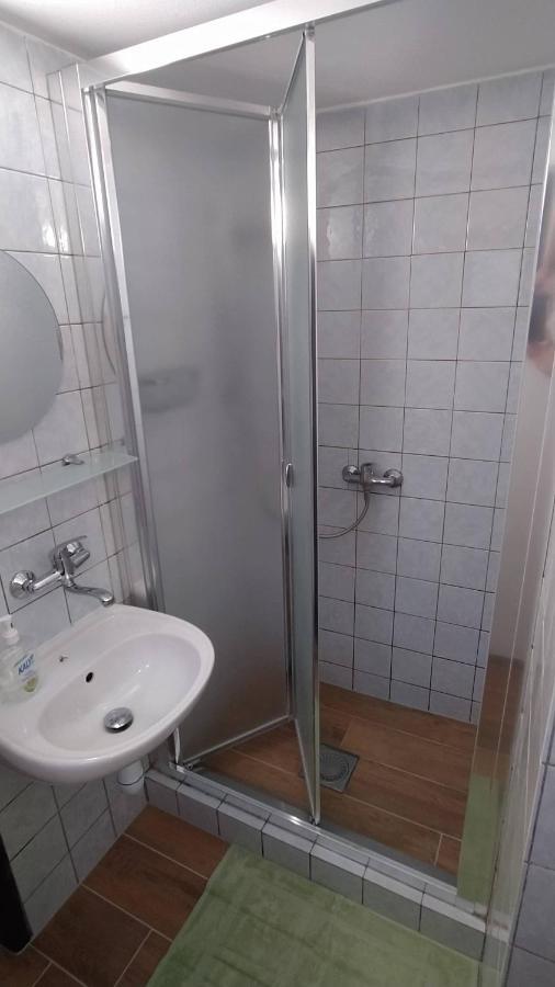 Cyklo Ubytovani A Vinny Sklep Zadovice Luaran gambar