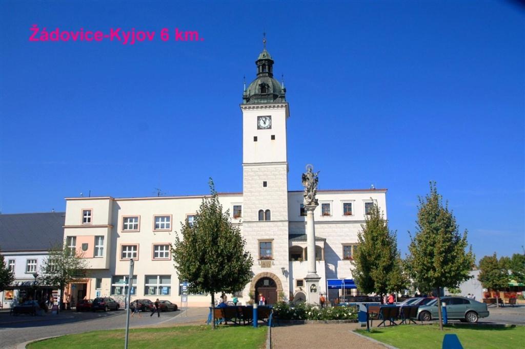 Cyklo Ubytovani A Vinny Sklep Zadovice Luaran gambar