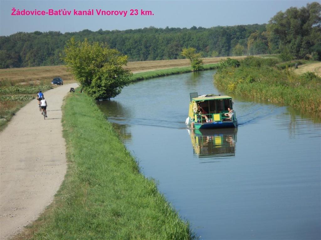 Cyklo Ubytovani A Vinny Sklep Zadovice Luaran gambar